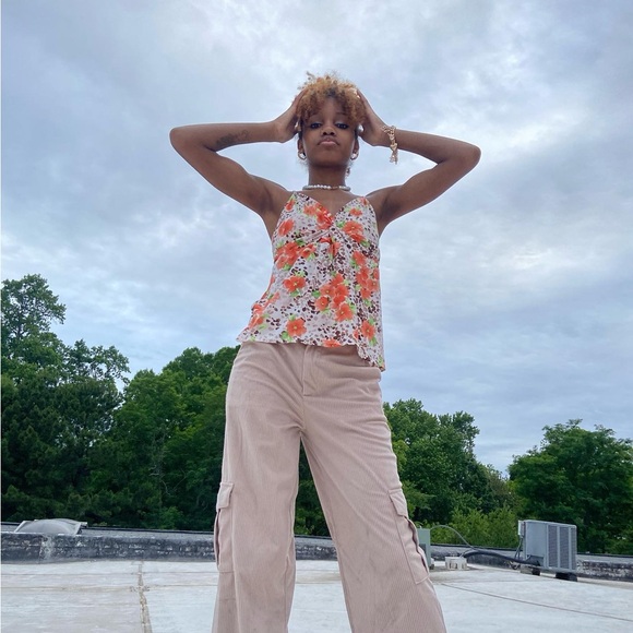 Women’s floral camisole top with adjustable straps. - Picture 2 of 7